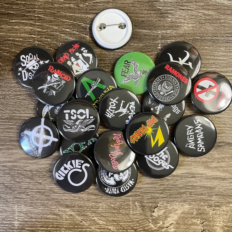 Vintage US Punk Rock Band Pinb – Vintage Collectible Pins recenzja i cena