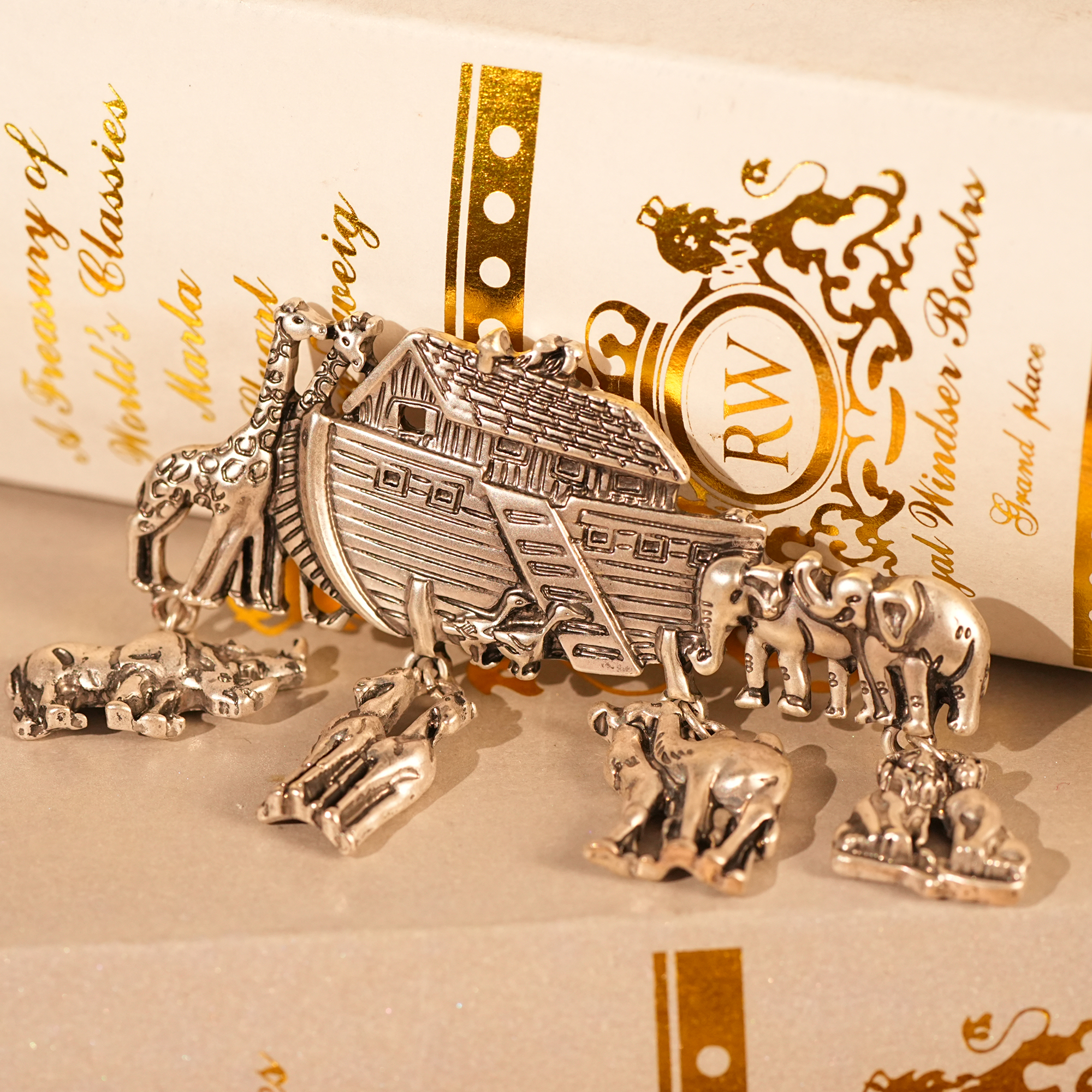 Symbol of Good Luck Elephant P – Vintage Collectible Pins recenzja i cena