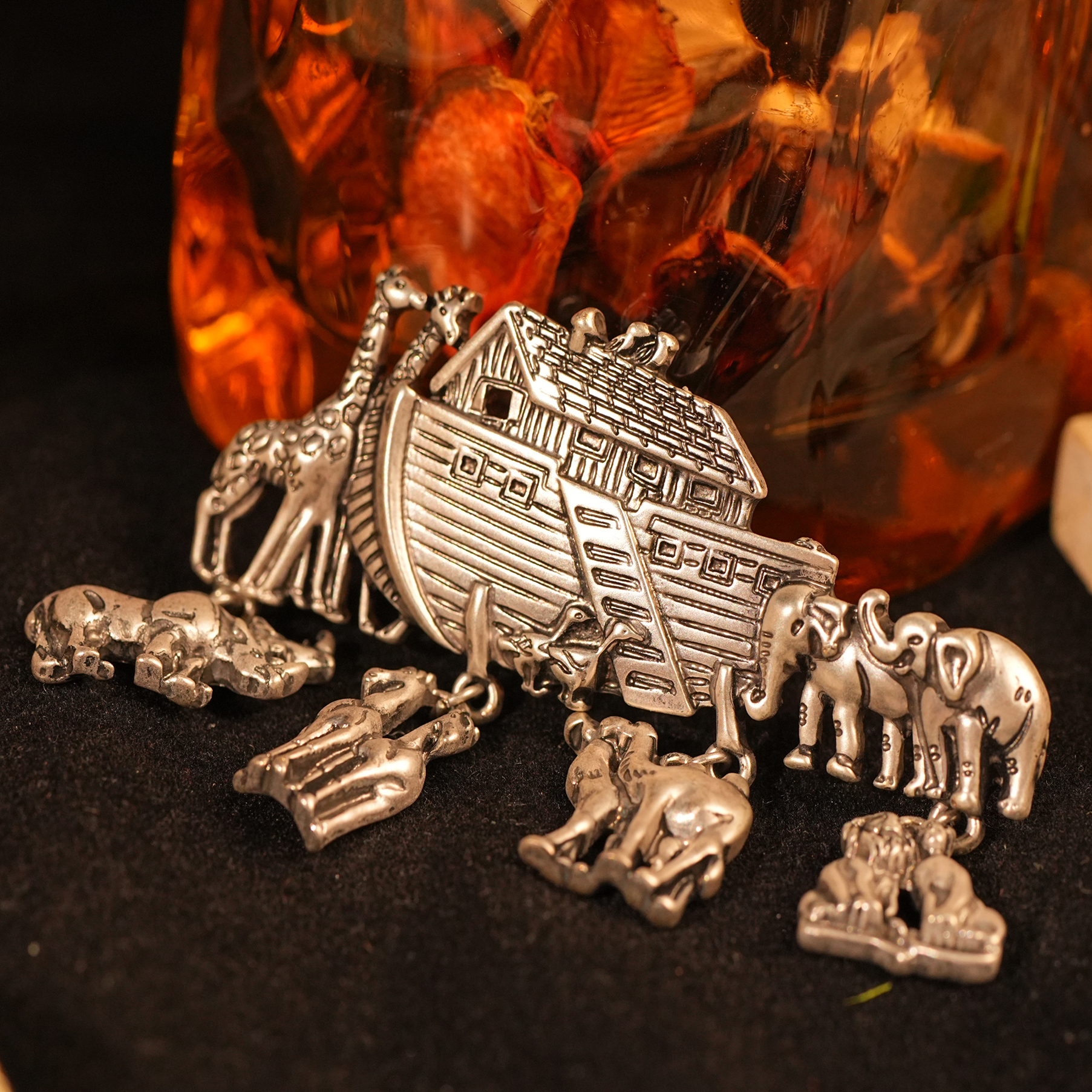 Symbol of Good Luck Elephant P – Vintage Collectible Pins recenzja i cena