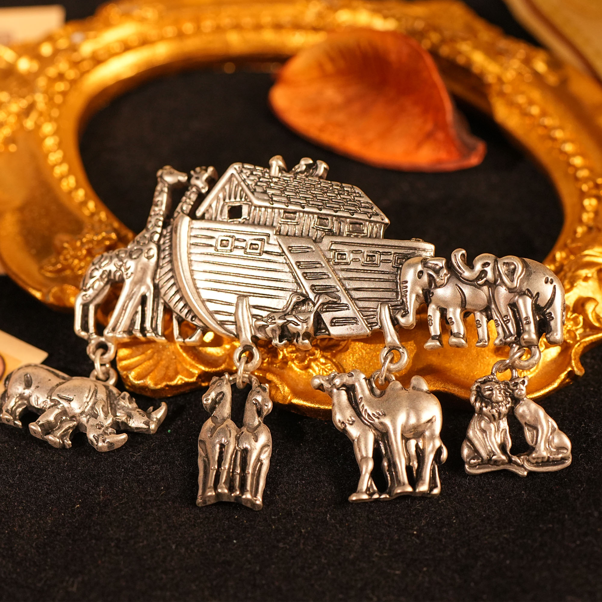 Symbol of Good Luck Elephant P – Vintage Collectible Pins recenzja i cena